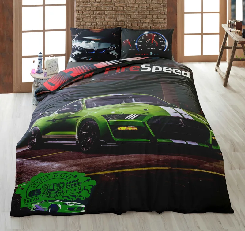 طرف زیرِ لحاف روتختی ترکاز 1092؛ طرح ماشین مسابقه‌ای سبز با نوشته Fire Speed