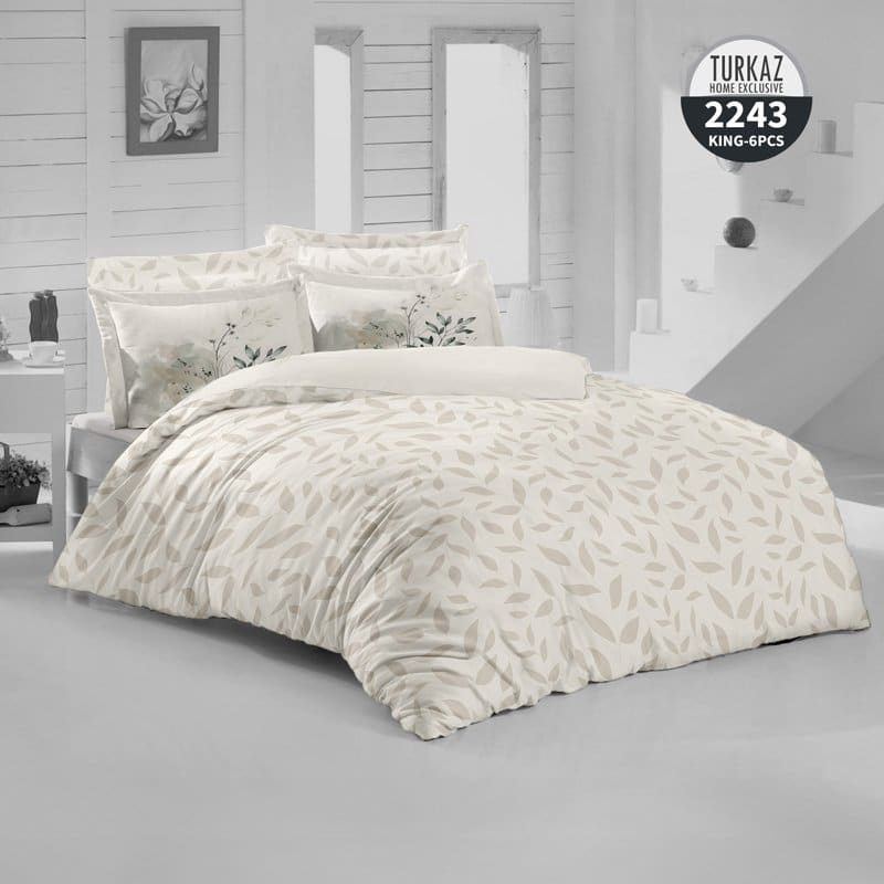 نمای طرح دوم لحاف ترکاز مدل 2243 با چاپ برگ‌های کرم روی زمینه روشن